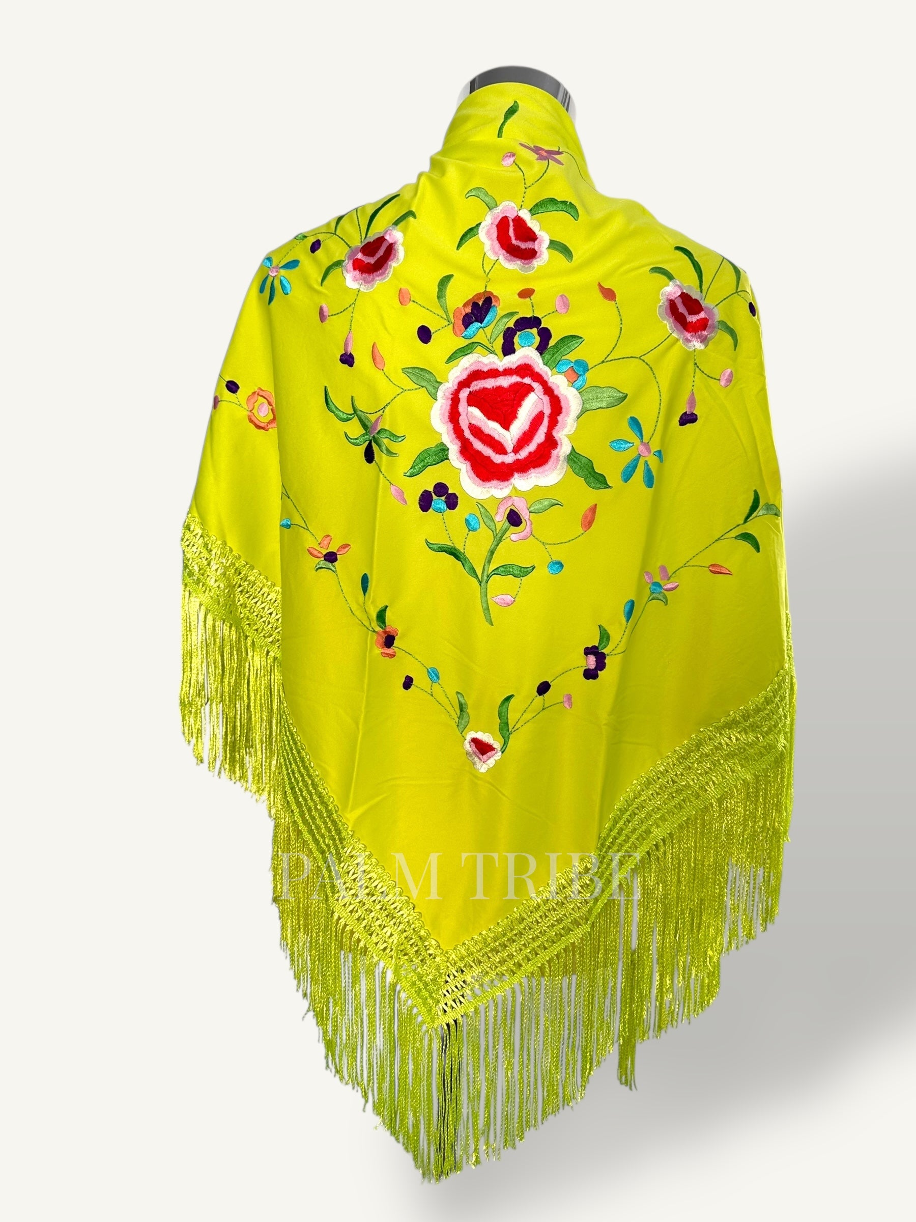 Mantoncillo Lima bordado color