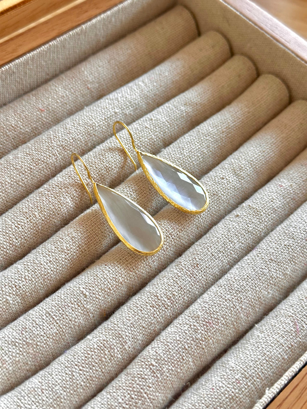 Pendientes lagrima BIG blanco