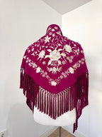 Mantoncillo Clavelines Buganvilla bordado blanco