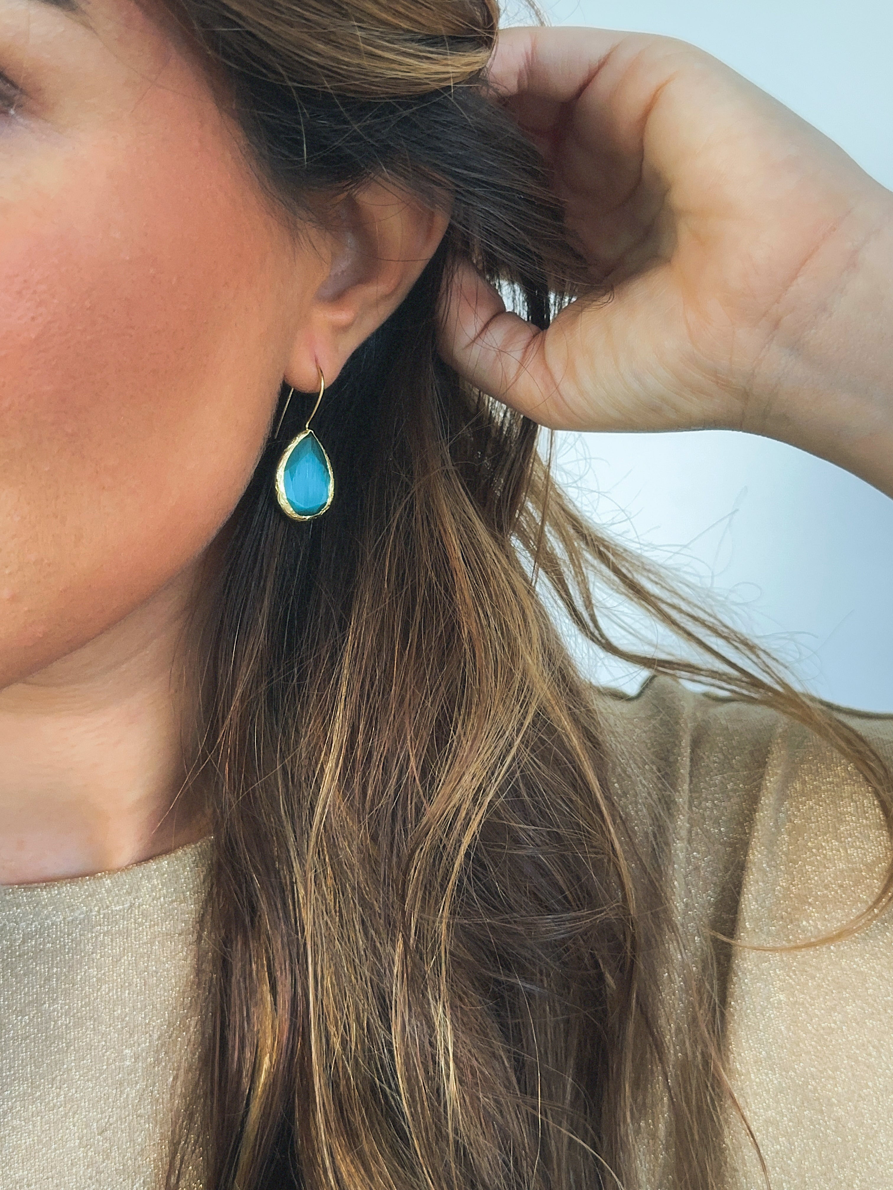 Pendiente gota cristal azul claro