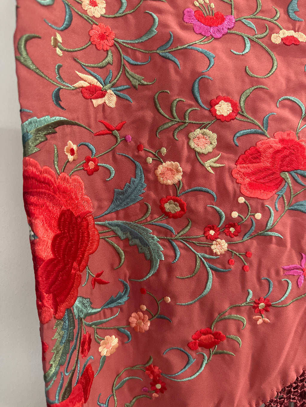 Mantoncillo Jaleo Rosa empolvado con rojo