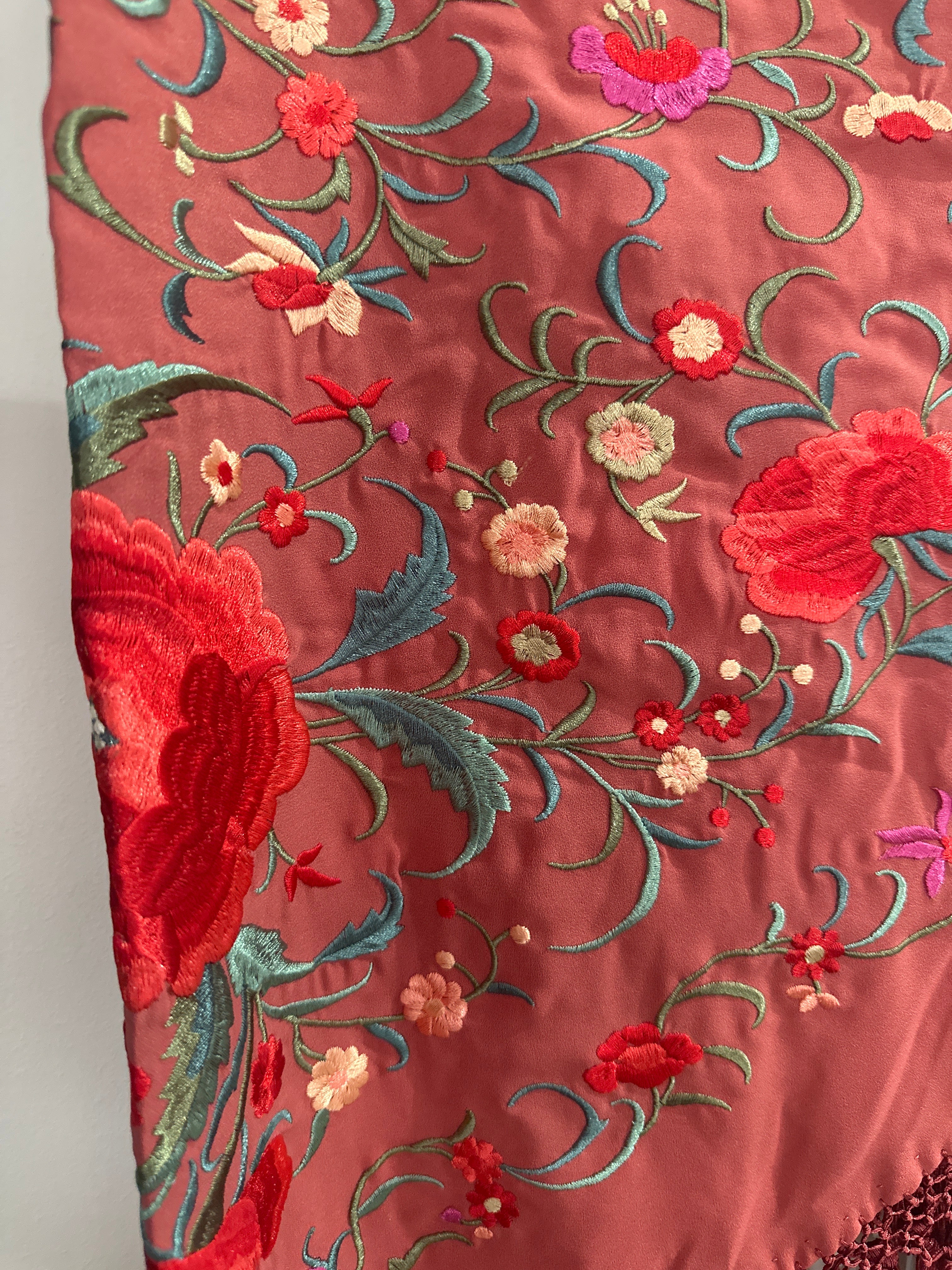 Mantoncillo Jaleo Rosa empolvado con rojo