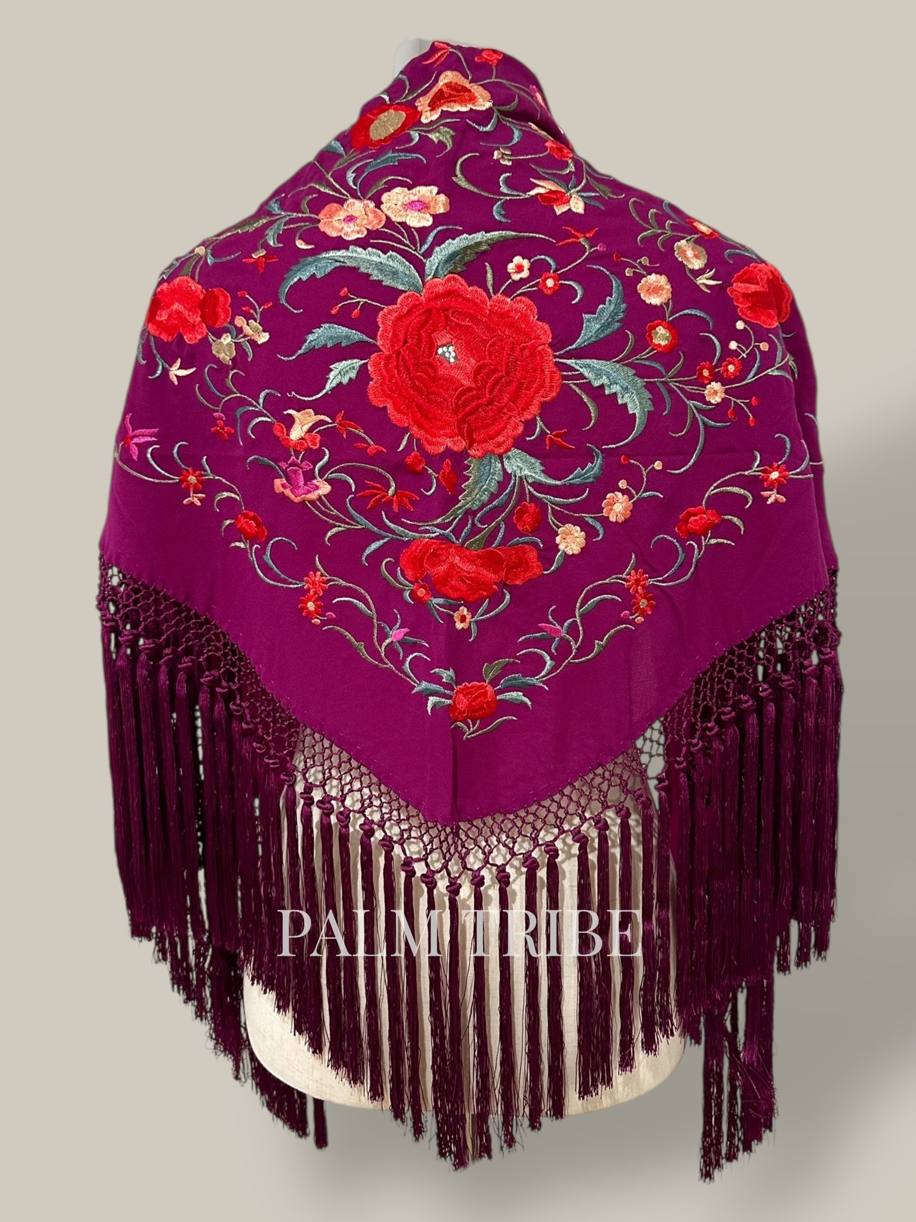 Mantoncillo Jaleo Buganvilla bordado rojo