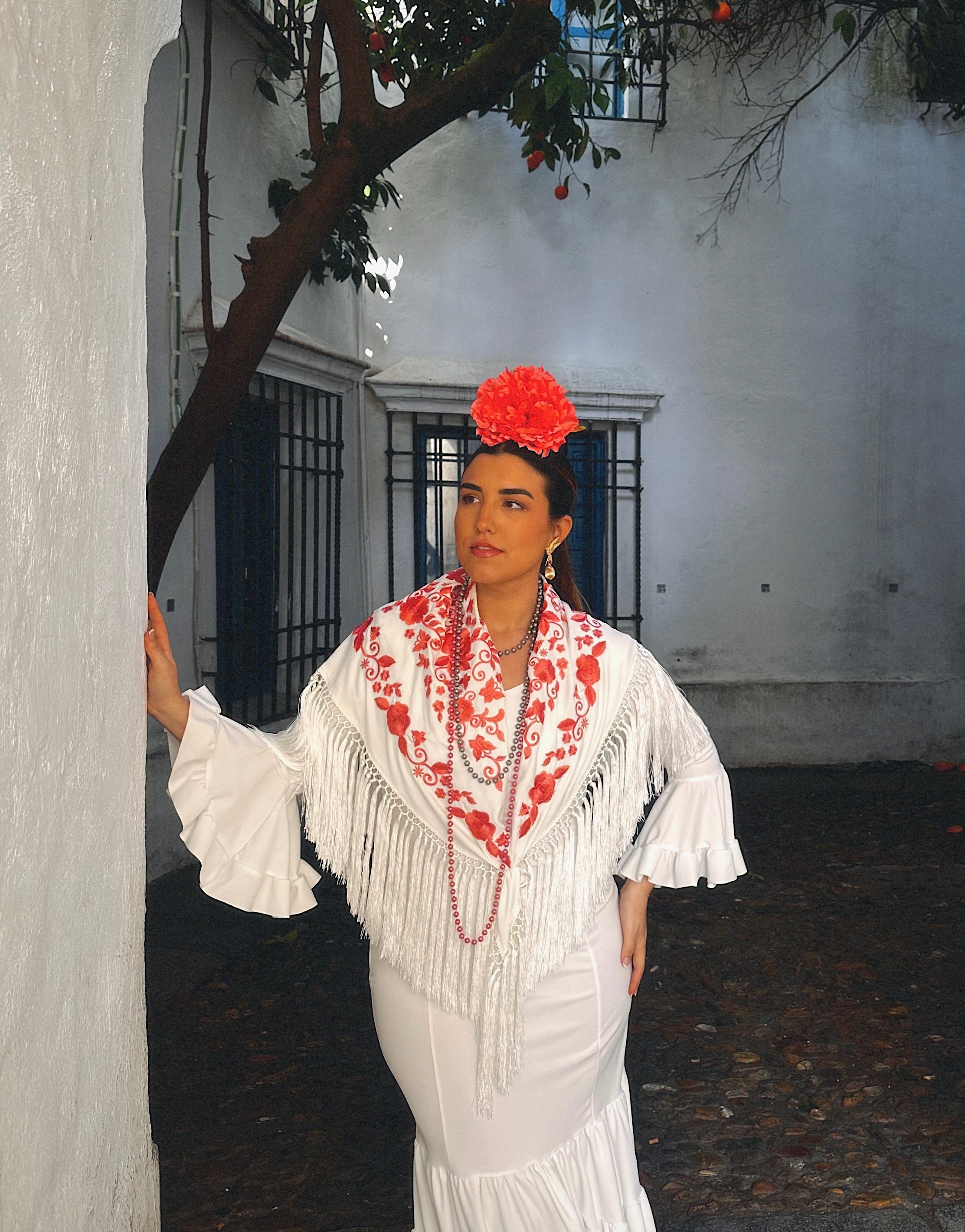 Mantoncillo Fantasía Blanco bordado Coral