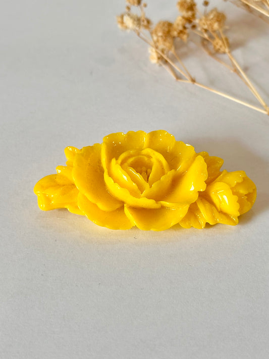 Broche rosa amarillo