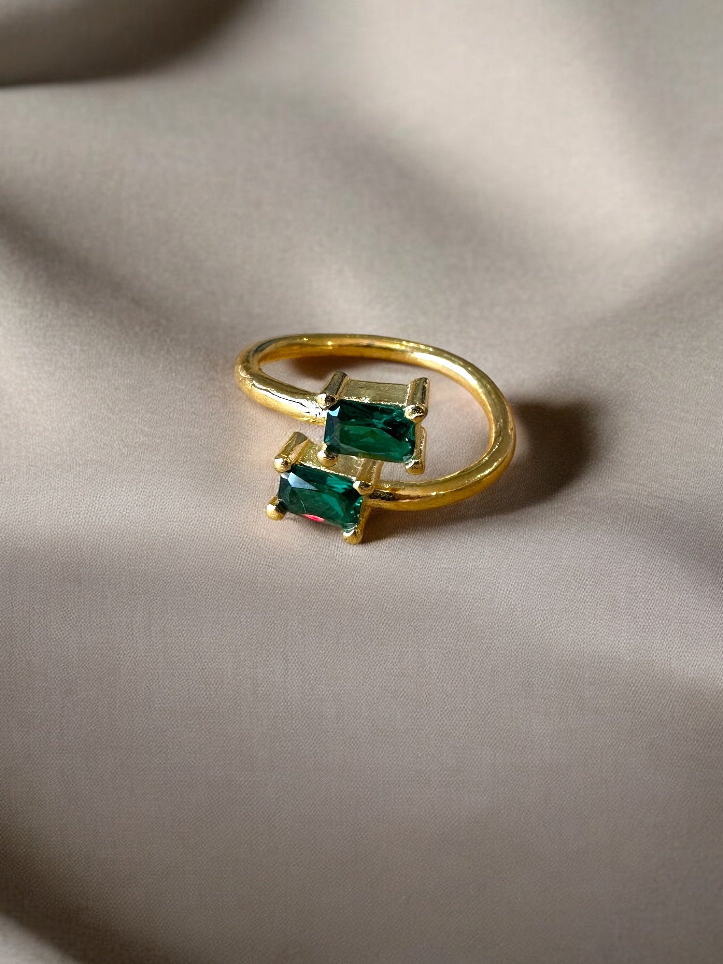 Anillo dúo  circonita verde