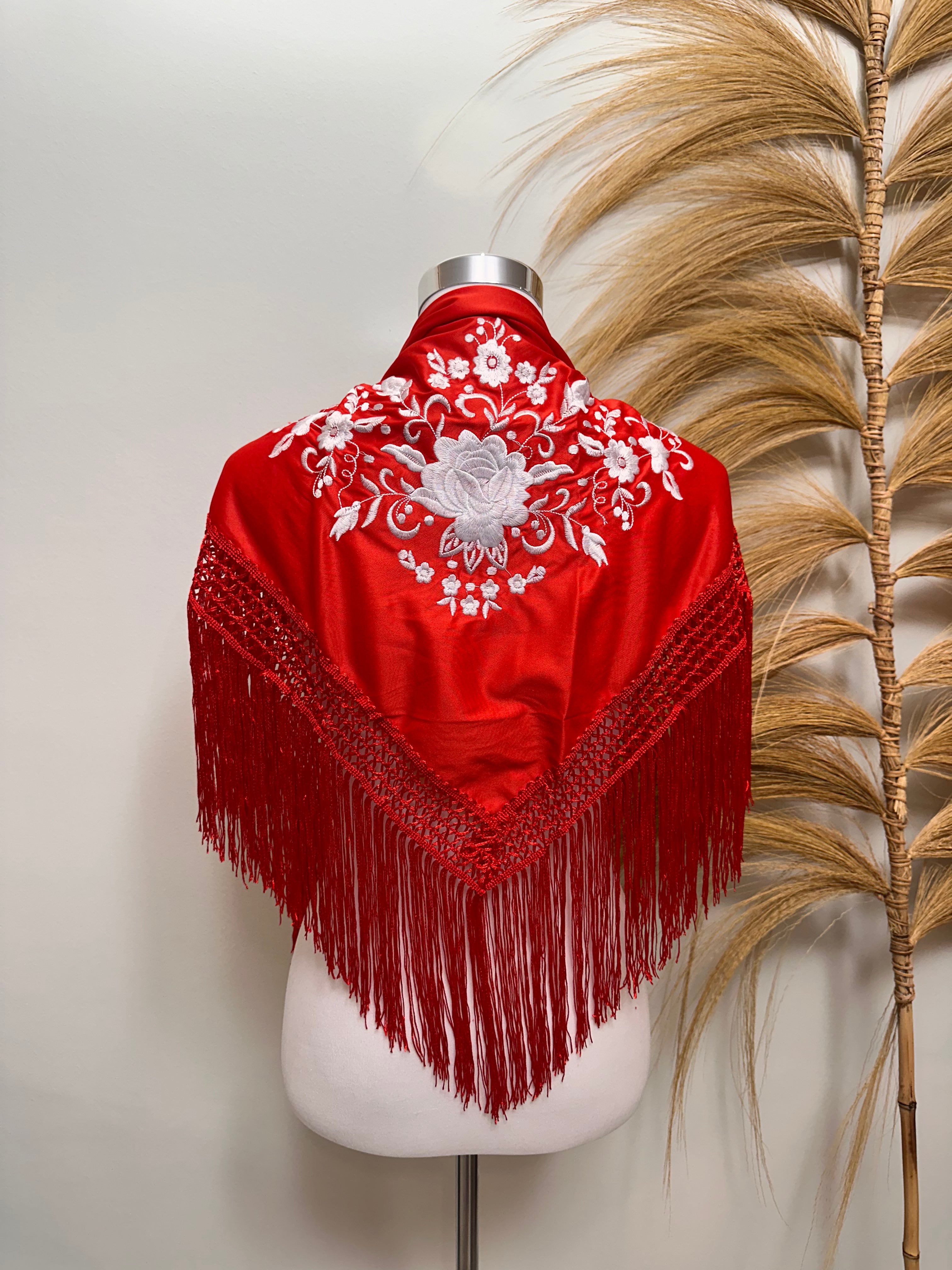 Pico niña rojo bordado blanco