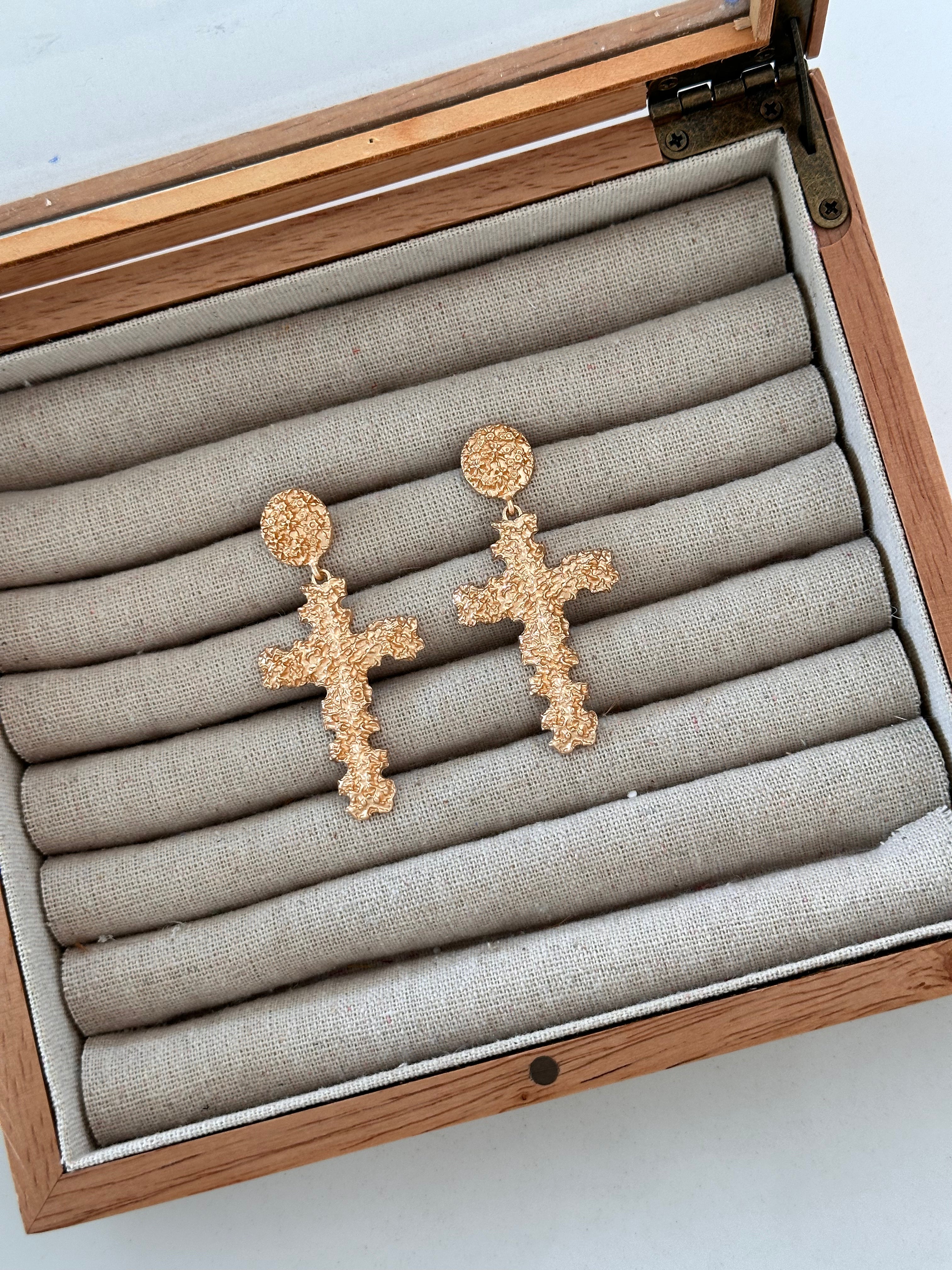 Pendientes Cruz mate