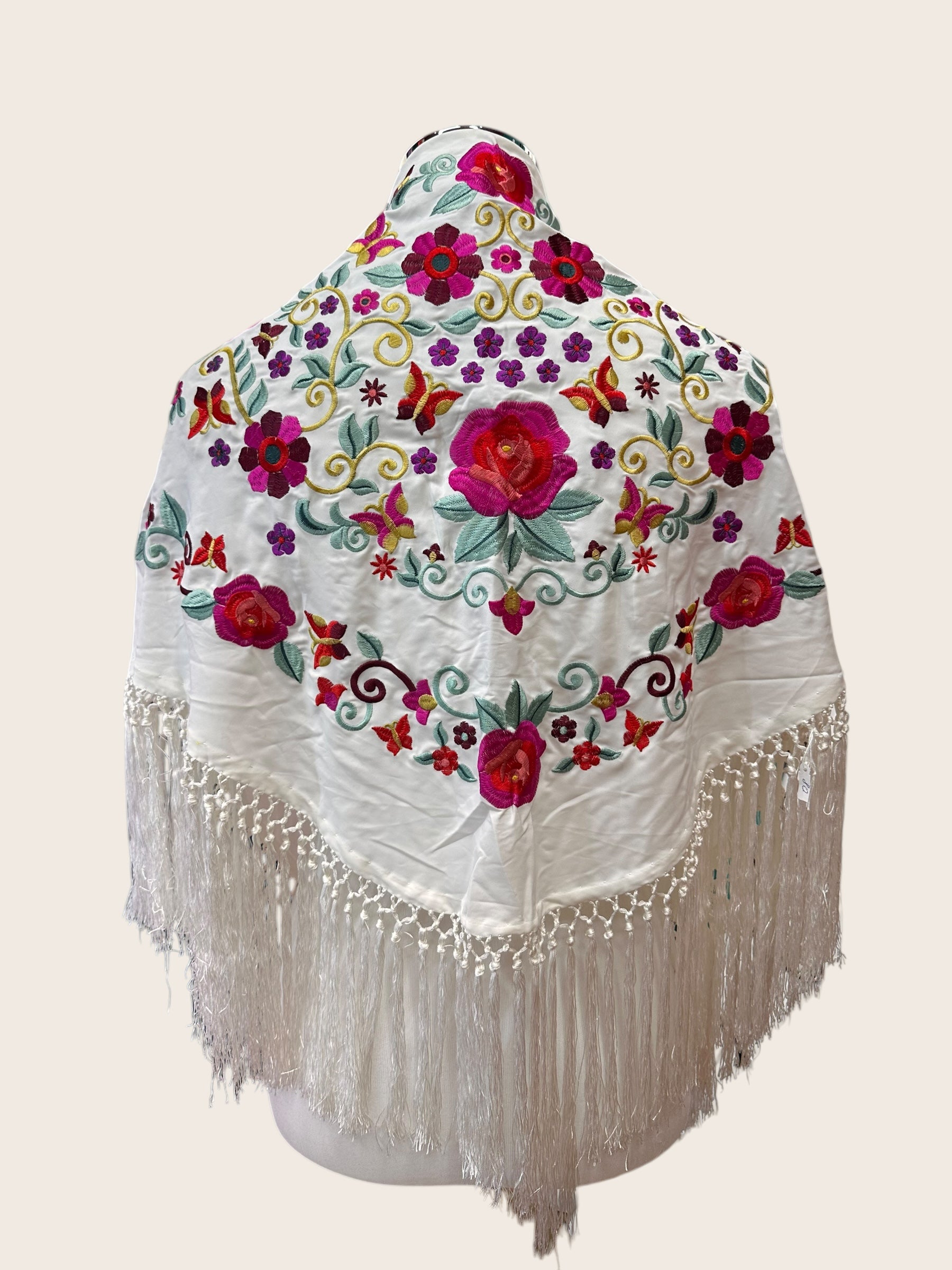 Mantoncillo fantasía blanco bordado color