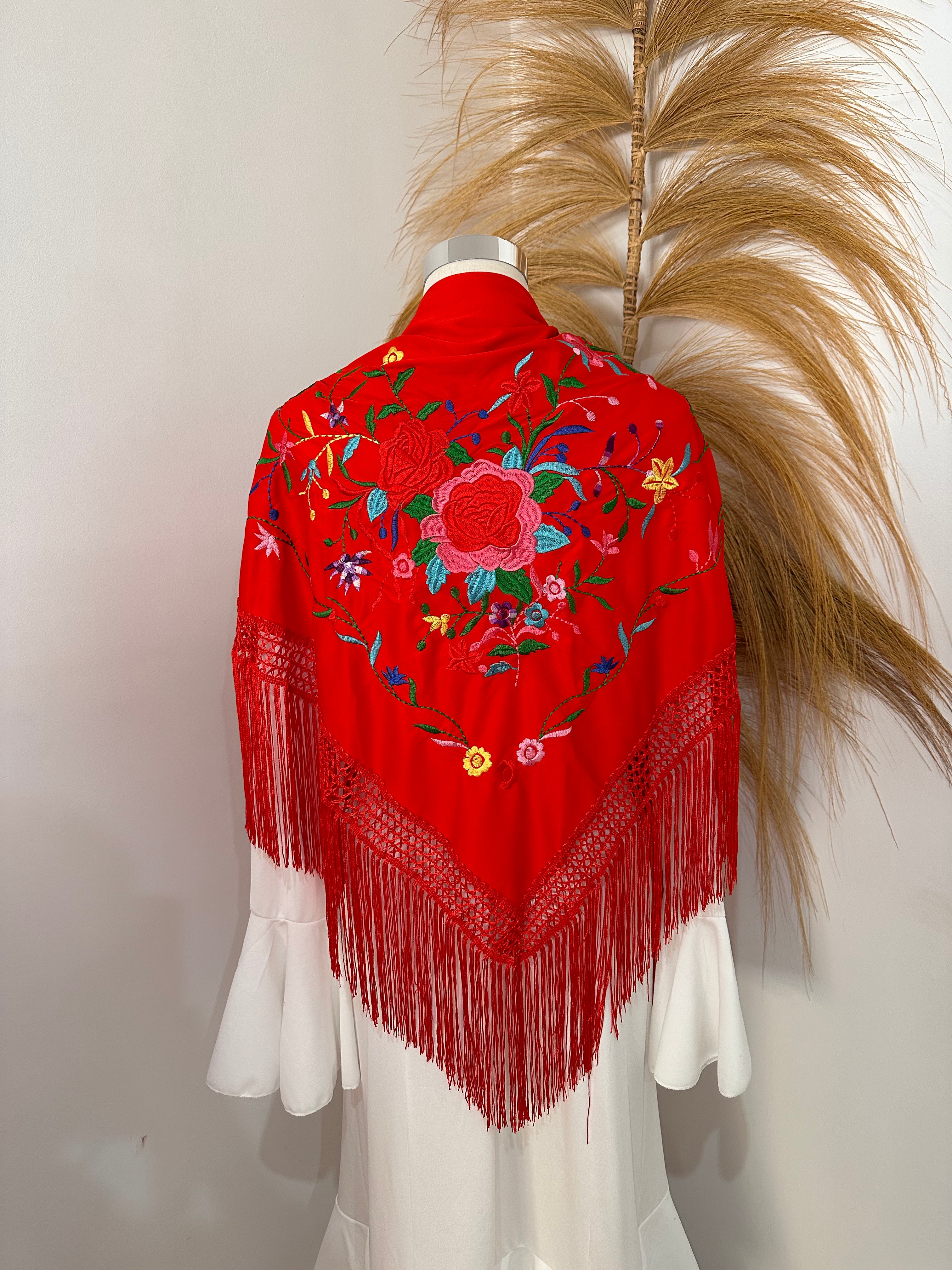 Mantoncillo rojo bordado colores