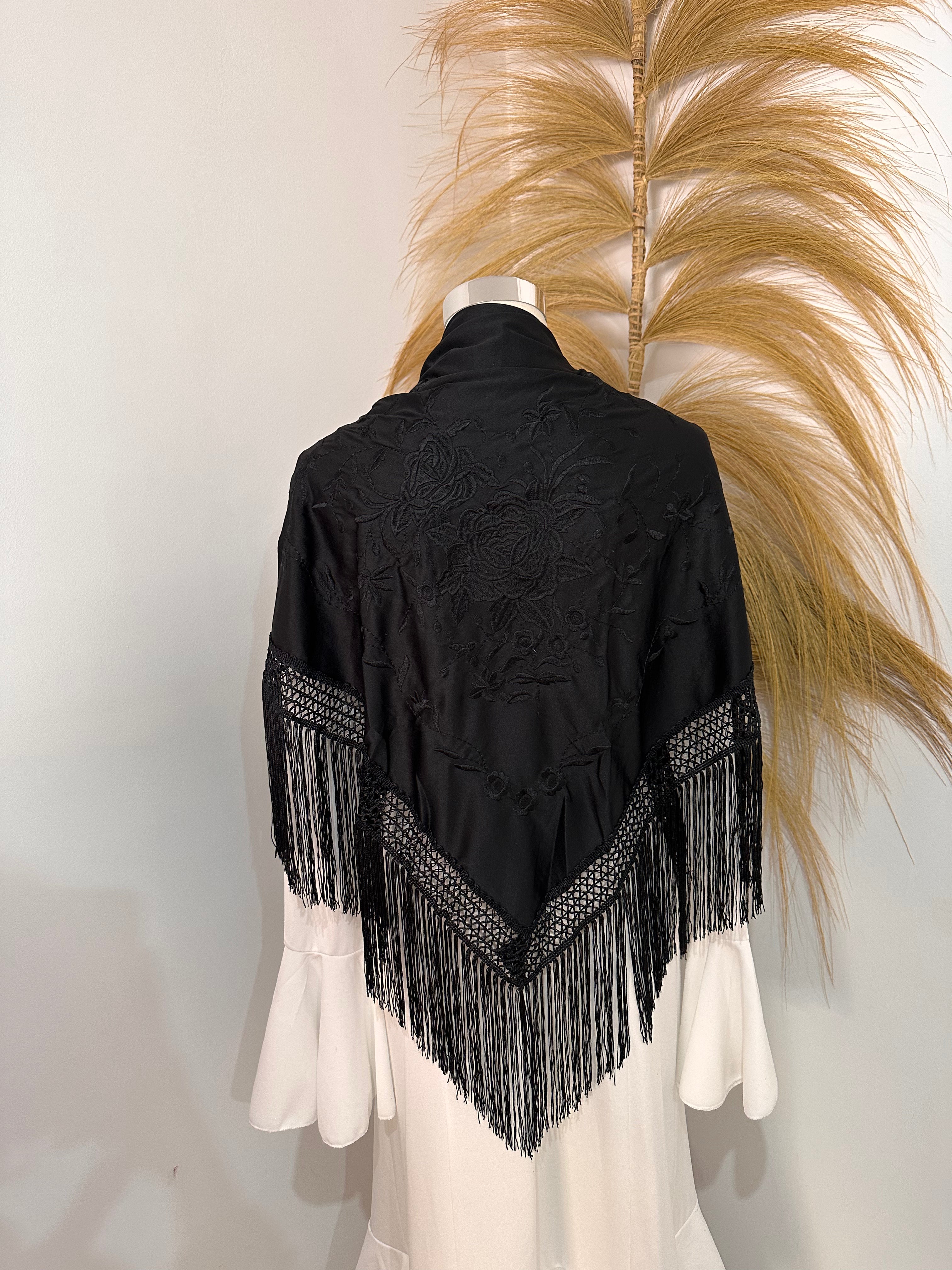 Mantoncillo Negro con negro