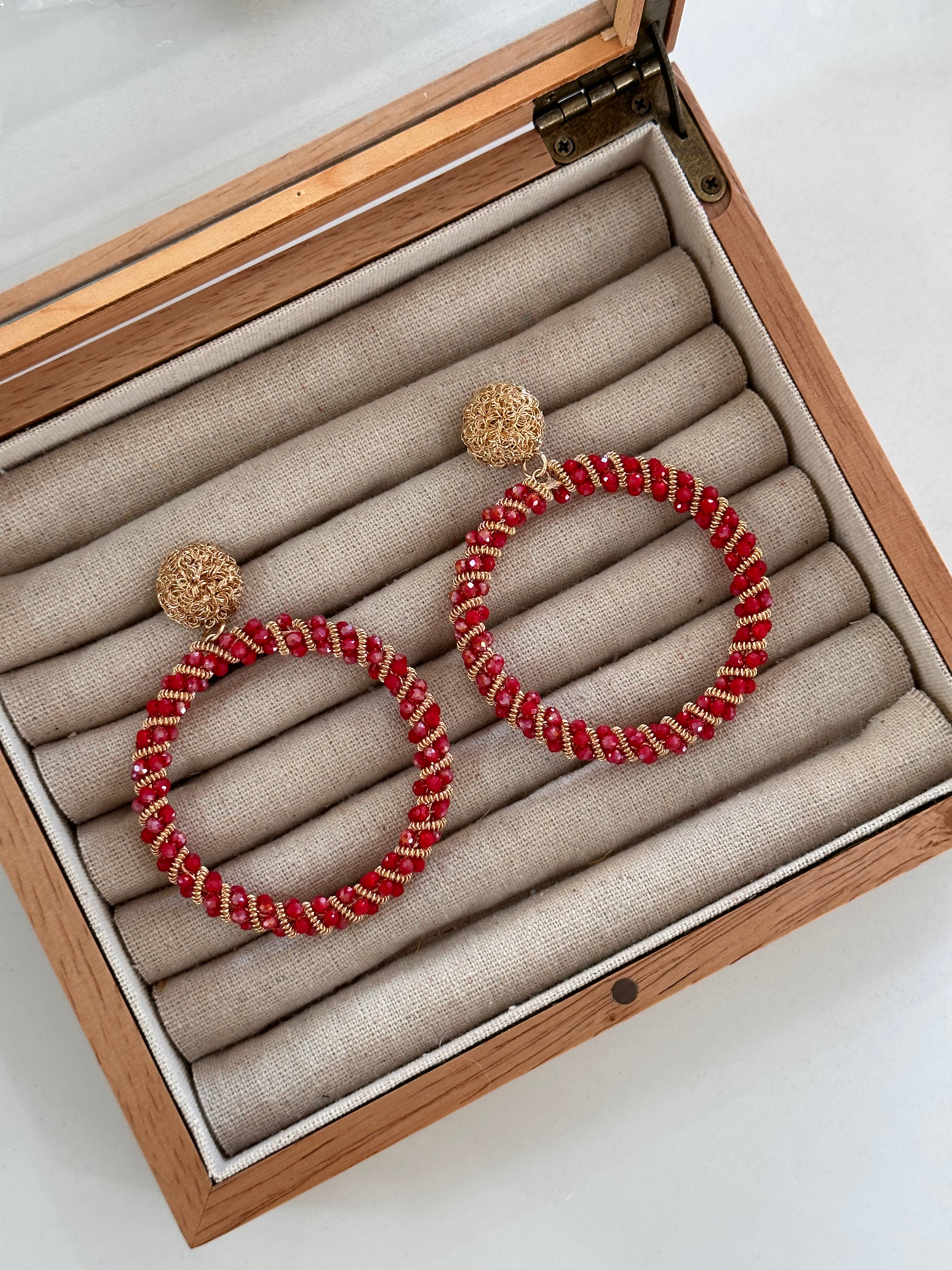 Pendientes Toril Rojo