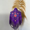 Mantoncillo morado bordado multicolor