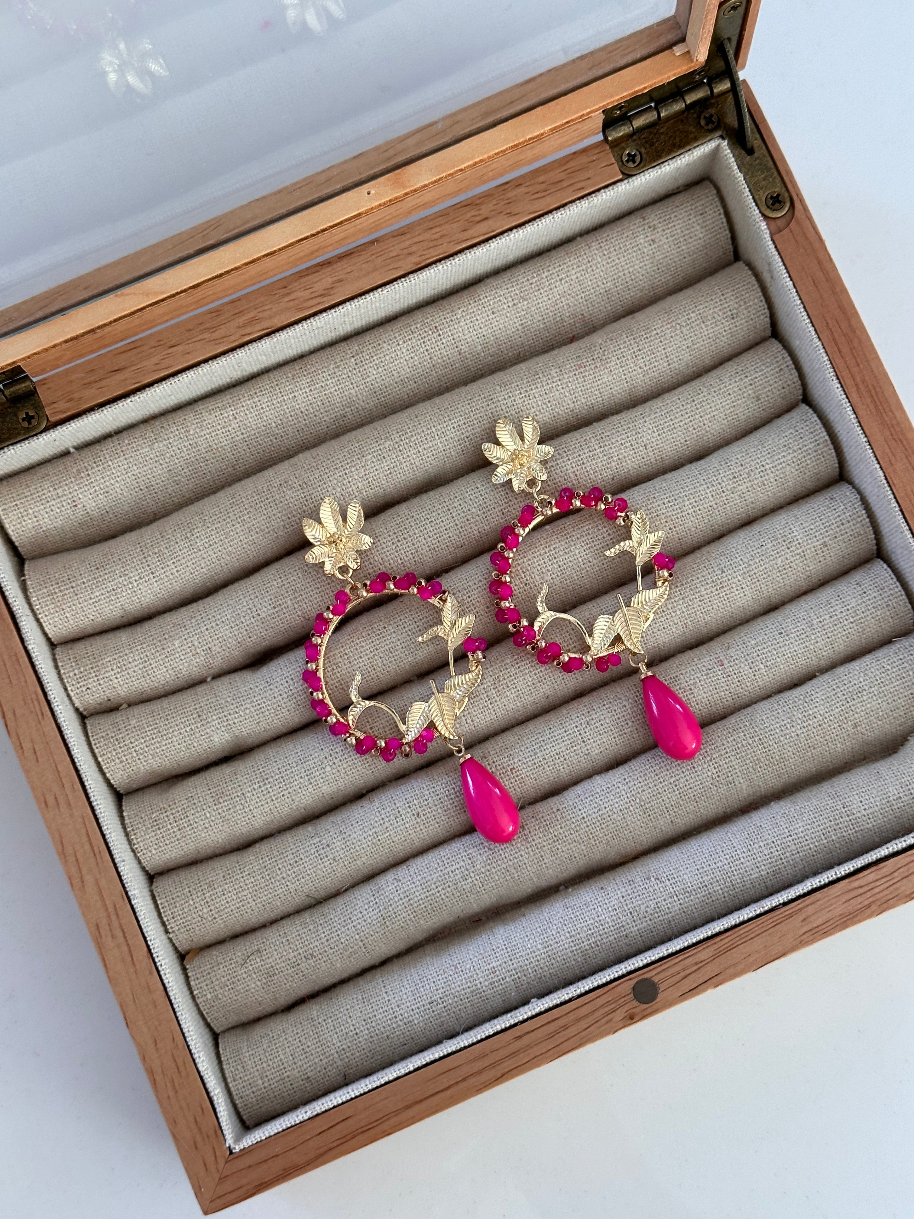 Pendientes selva fucsia