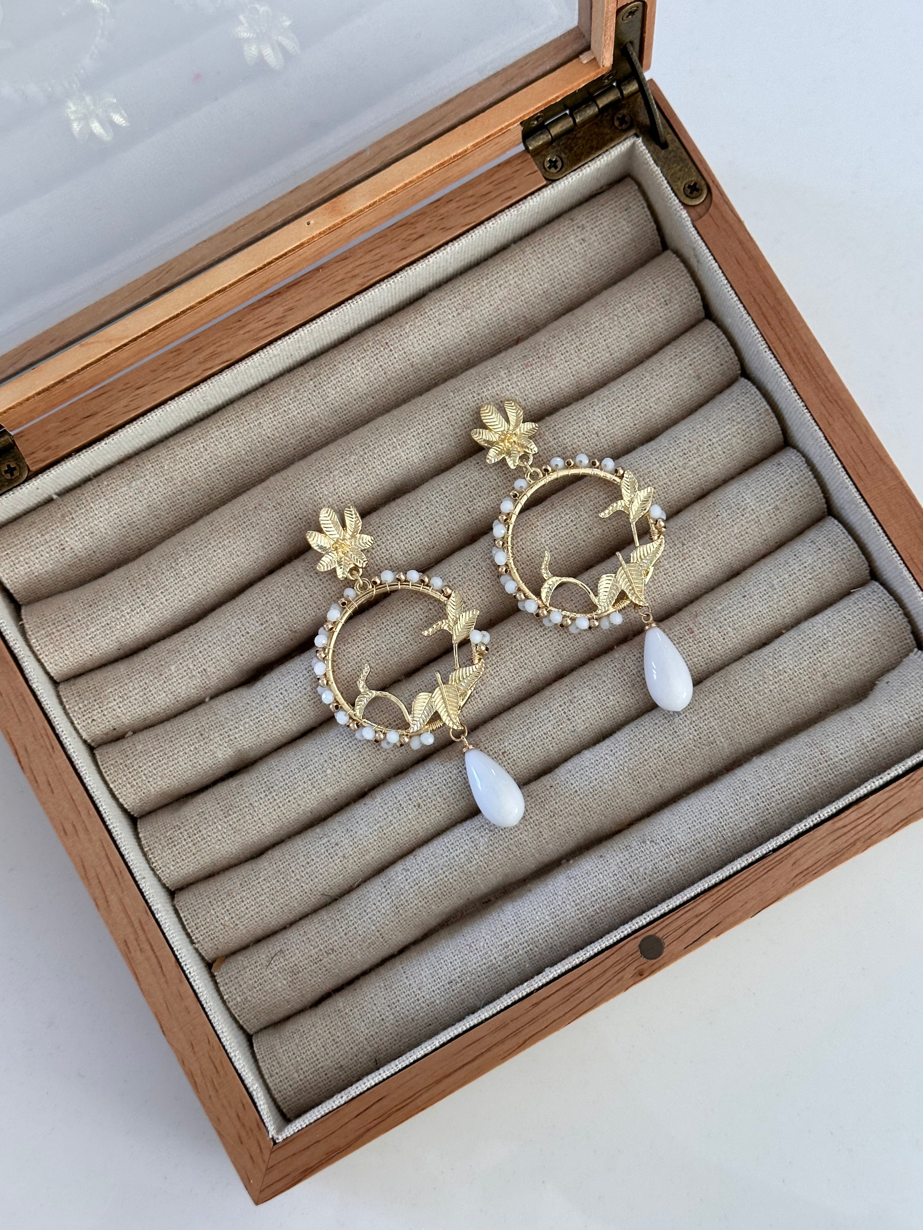 Pendientes selva blanco