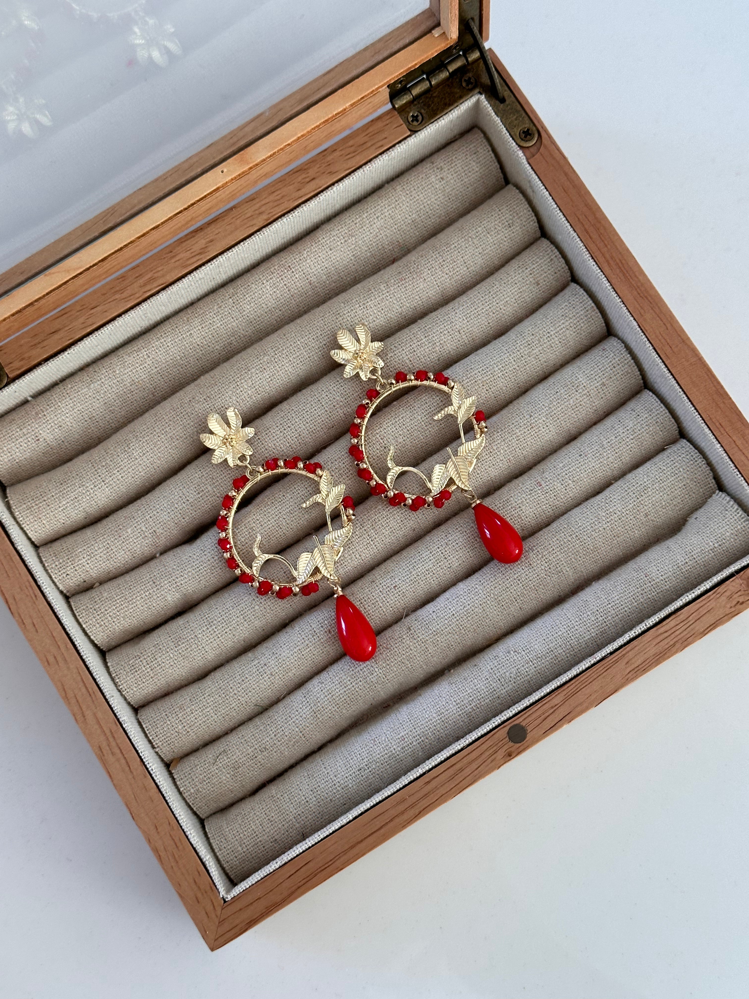 Pendientes selva rojo