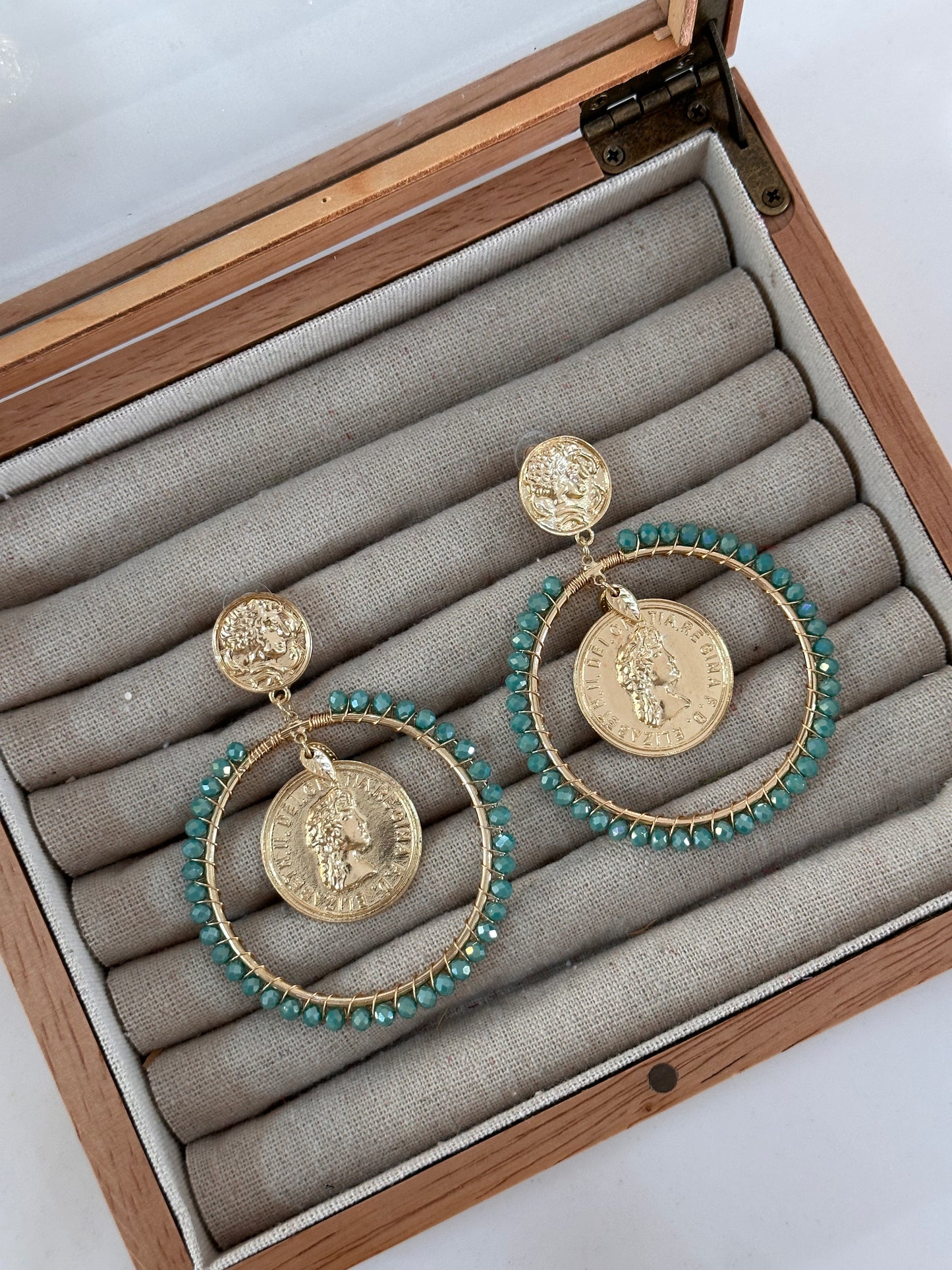 Pendientes moneda verde agua